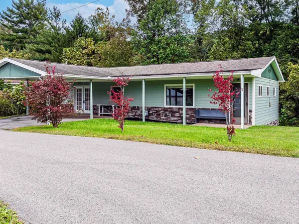415 Terrace Dr, Mannington, WV 26582