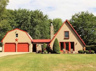 4879 Beach Ridge Rd, Lockport, NY 14094