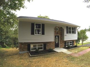 2008 Millgarden Dr, Fredericksburg, VA 22407