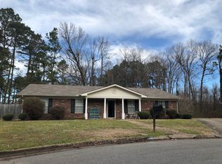 2003 Wellington Dr, Pine Bluff, AR 71603