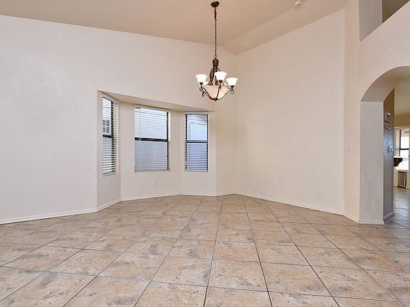 5th image of 2831 W Redmond Dr