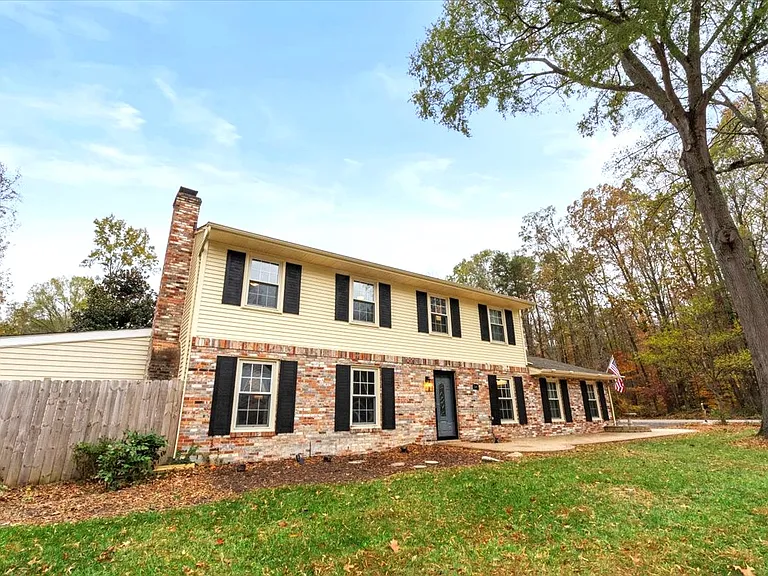 34 Shenandoah Dr — Photo 37