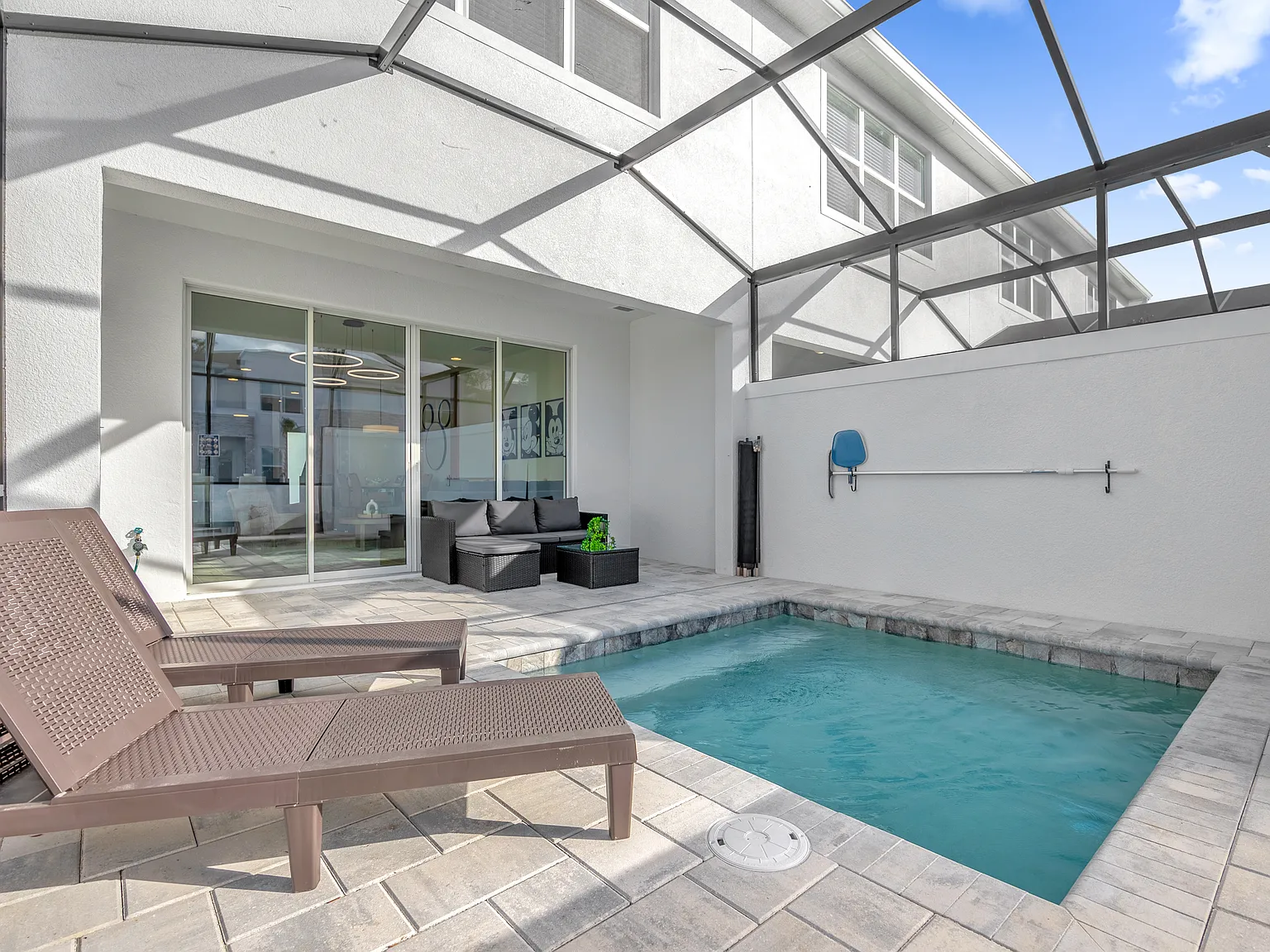 4 bed, 1845 sqft, $3,100 — Photo 2