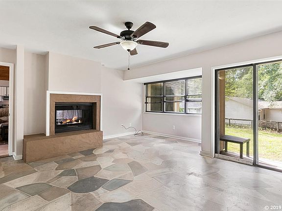 3rd image of 3014 NW 75th Ter