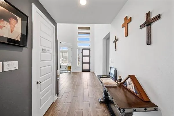 4 bed, 3.5 bath, 3000 sqft, $3,500 — Photo 3