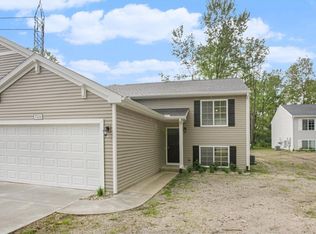 5483 E Karen Ct, Stevensville, MI 49127