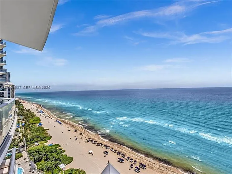 17001 Collins Ave #CU-2106 — Photo 15