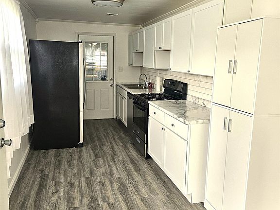 4th image of 1180 Arcadia Dr