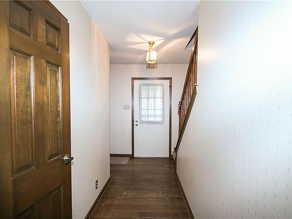 4th image of 3130 Shadow Brook Dr