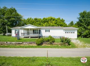 2017 Sam Neal Rd, Byrdstown, TN 38549