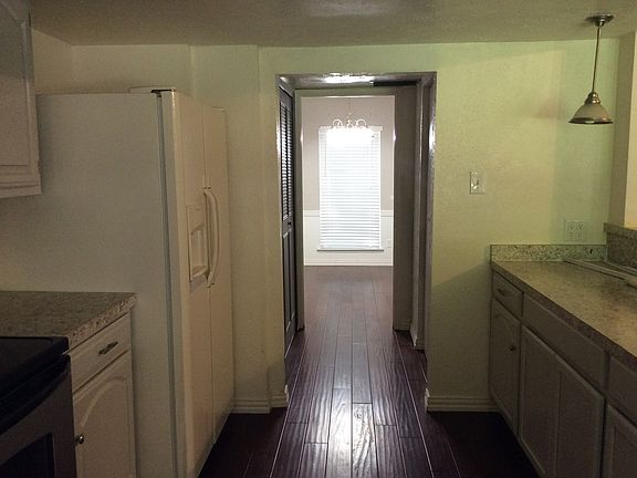 3rd image of 2610 Emberwood Dr