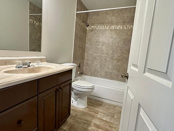 2nd image of 4196 Versailles Dr #4196