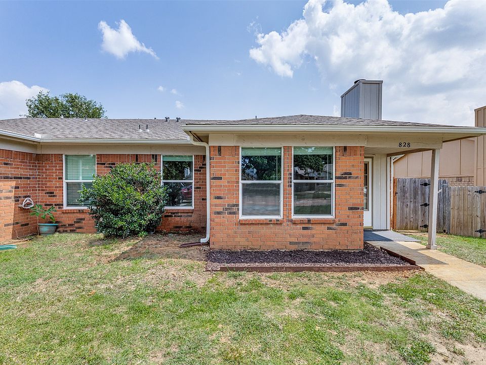 1st image of 828 Woodland Ct