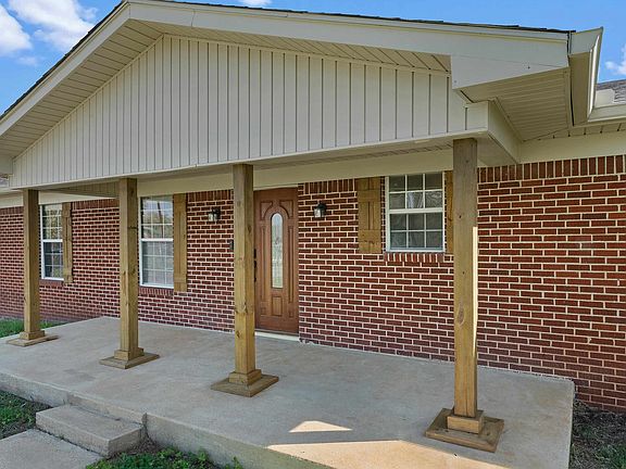 4th image of 801 County Road 121