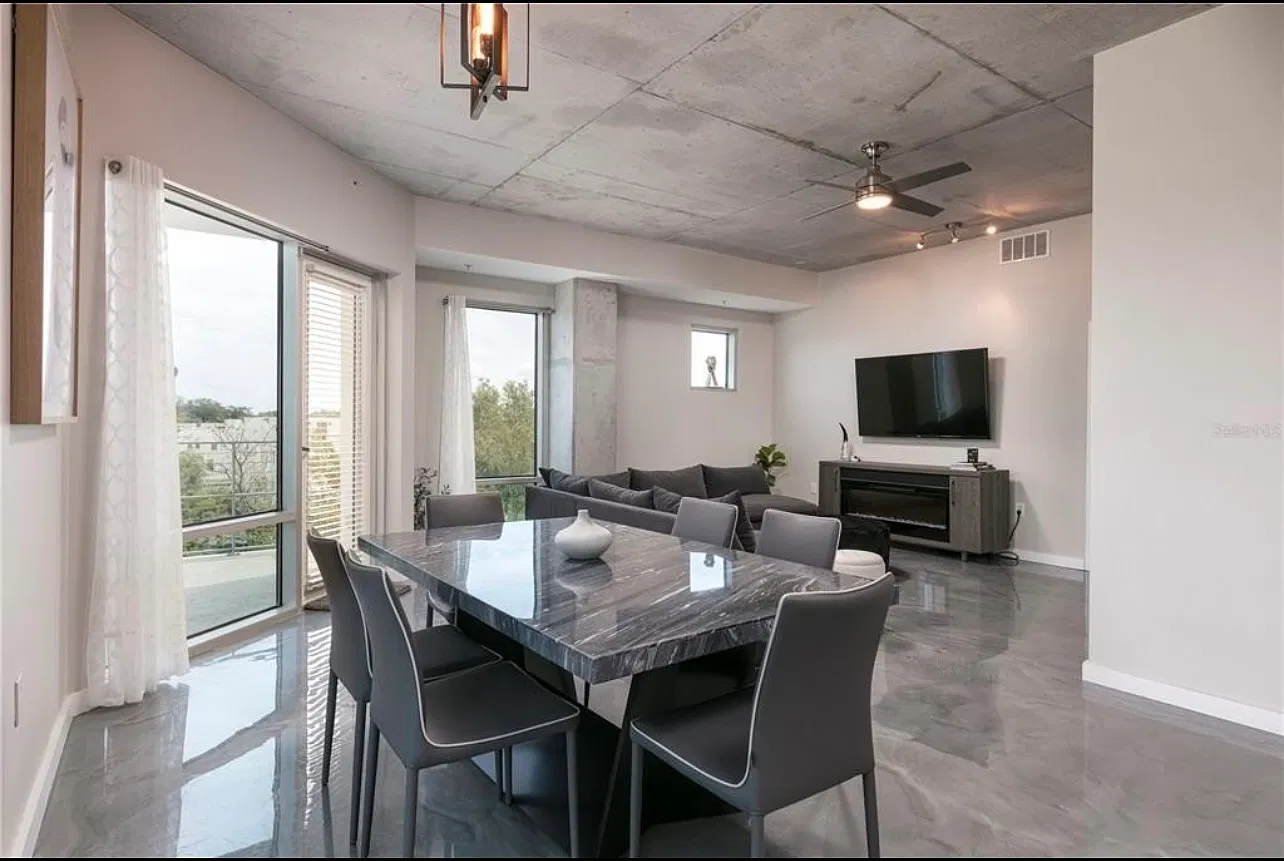 3 bed, 1884 sqft, $5,999 — Photo 4