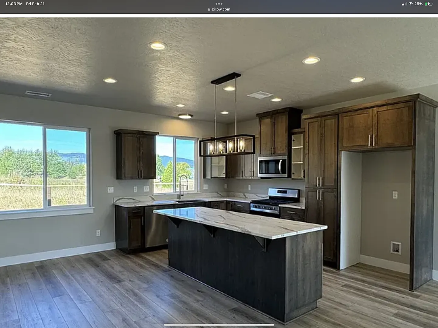 Gorgeous Newer Home — Photo 4