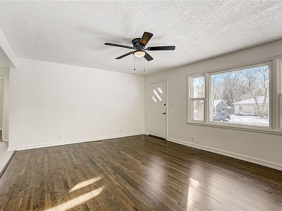 5th image of 1524 W 22nd St
