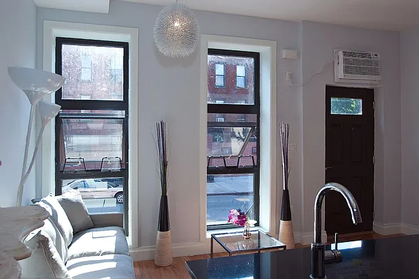 Rented by Nooklyn NYC LLC | media 114