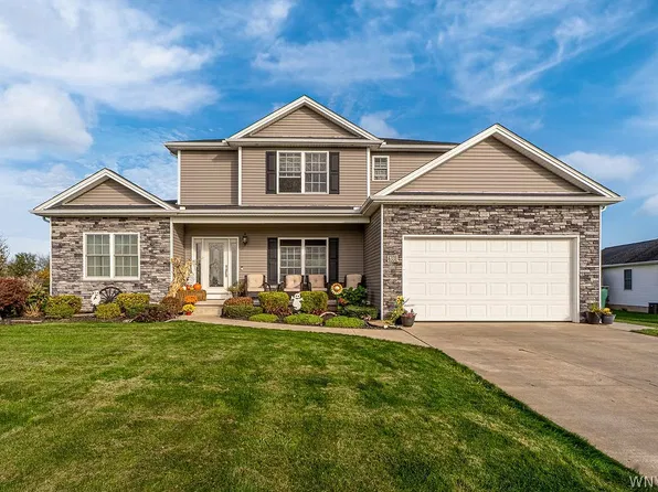 6331 Hidden Ridge Ln, North Tonawanda, NY 14120