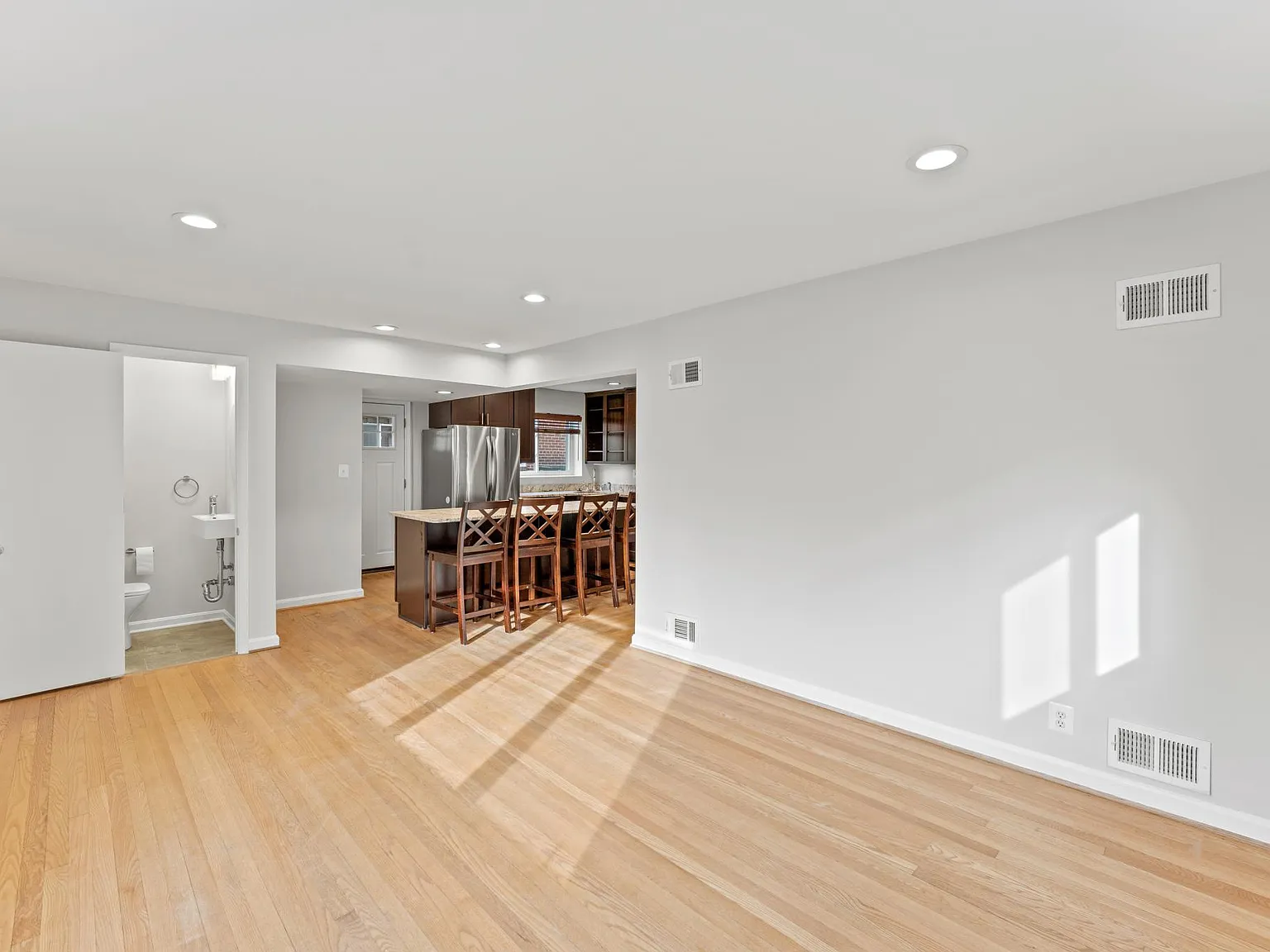 905 22nd St S — Photo 4