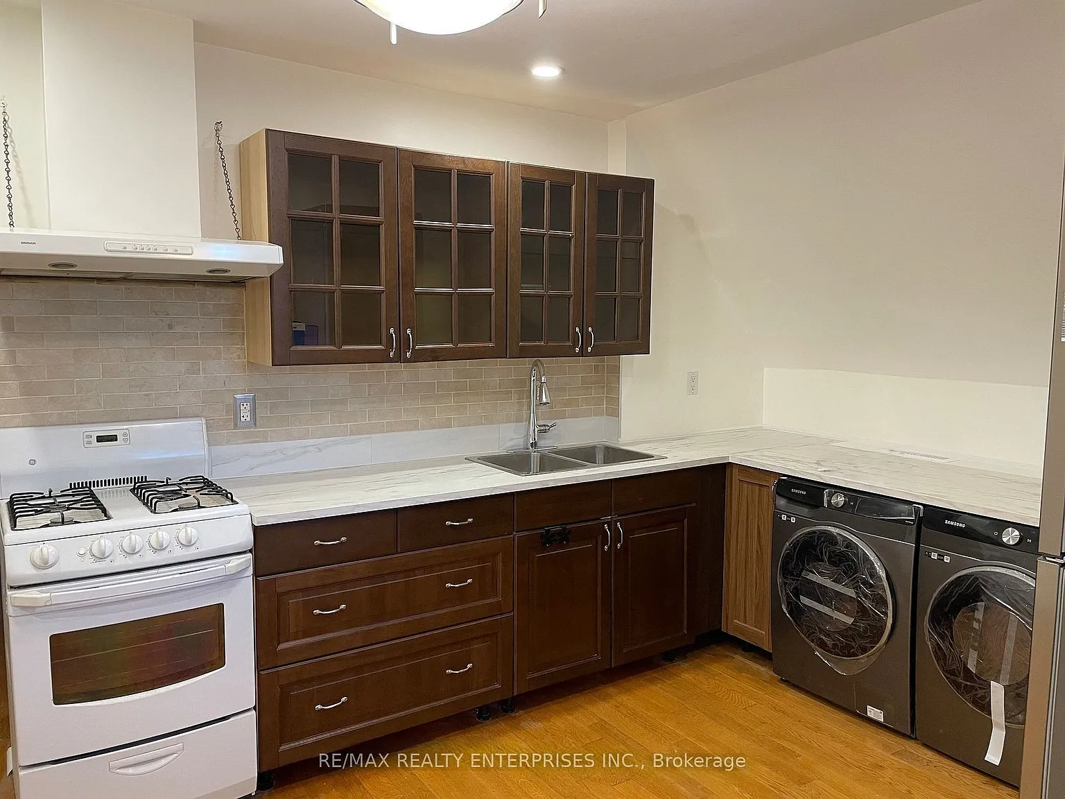1 bed, $2,100 — Photo 3