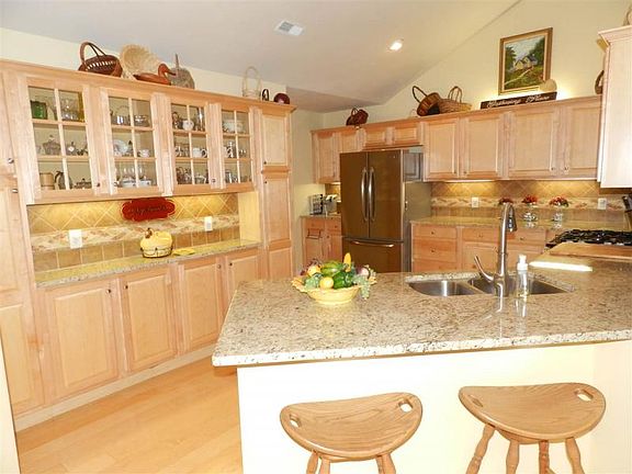 3rd image of 820 Dublin Dr #15
