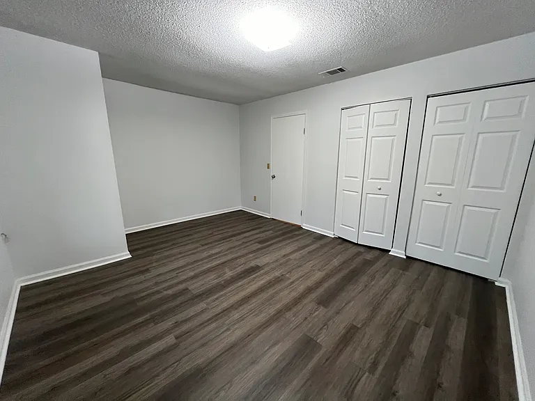 140 Freedom Ct #G — Photo 10