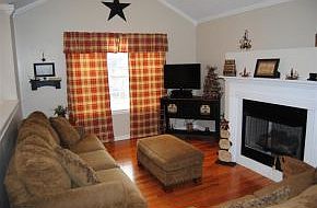 2nd image of 1005 Mountain Breeze Ln
