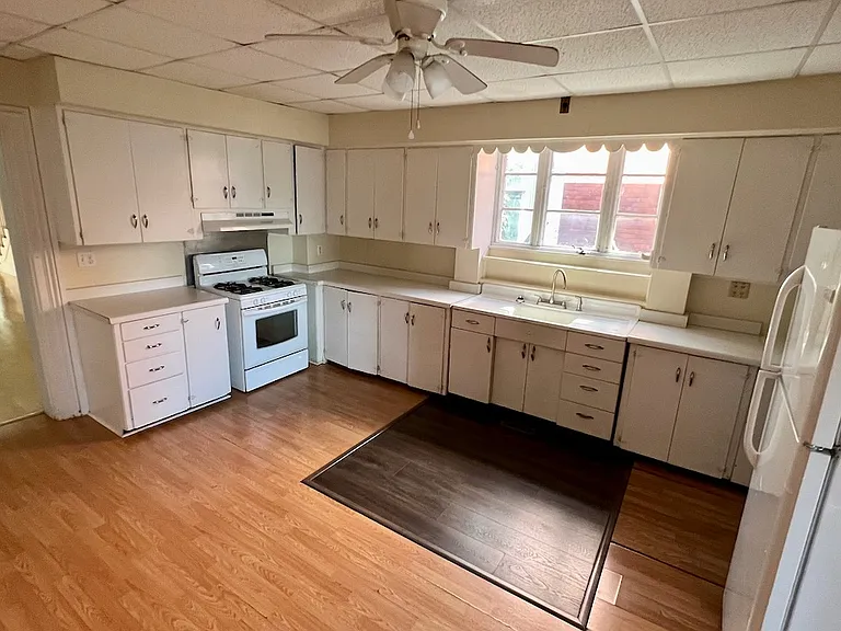 1374 Main St #1 — Photo 12