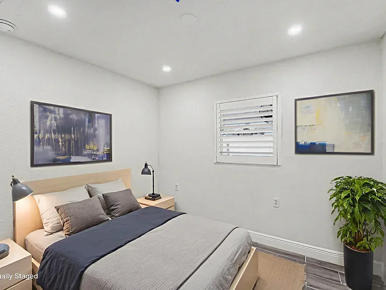 318 Bath St — Photo 20