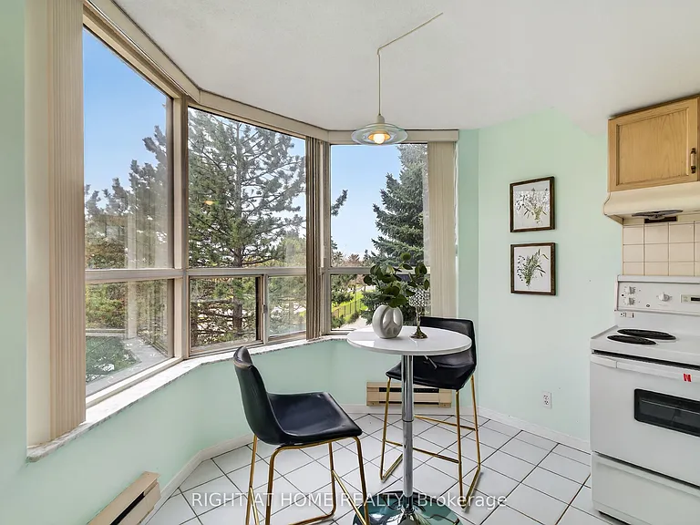 6 Humberline Dr #323 — Photo 23
