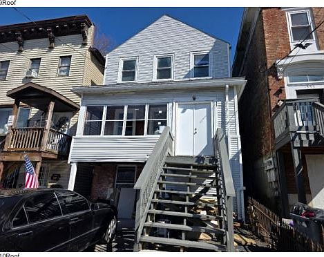 1st image of 1556 1st St #2