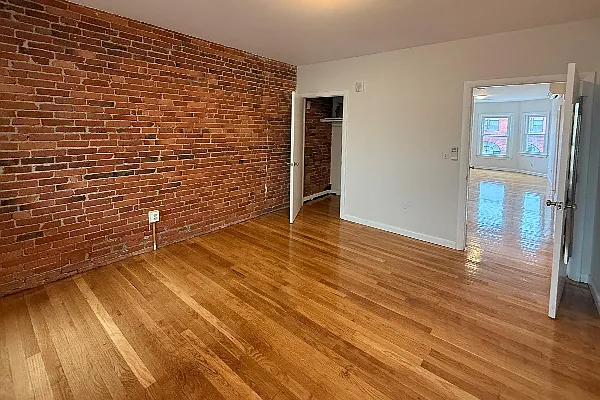 164 Broadway #2F — Photo 4