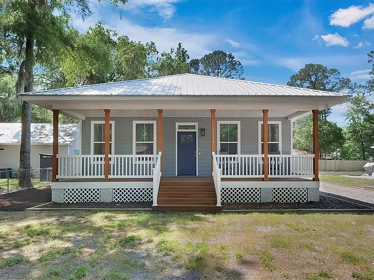 1115 E Broad St — Photo 13