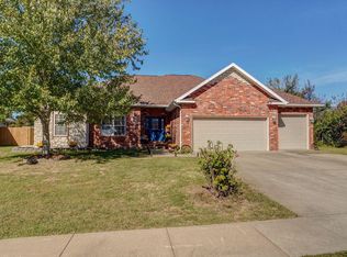 5047 W Mary Todd Ln, Brookline, MO 65619