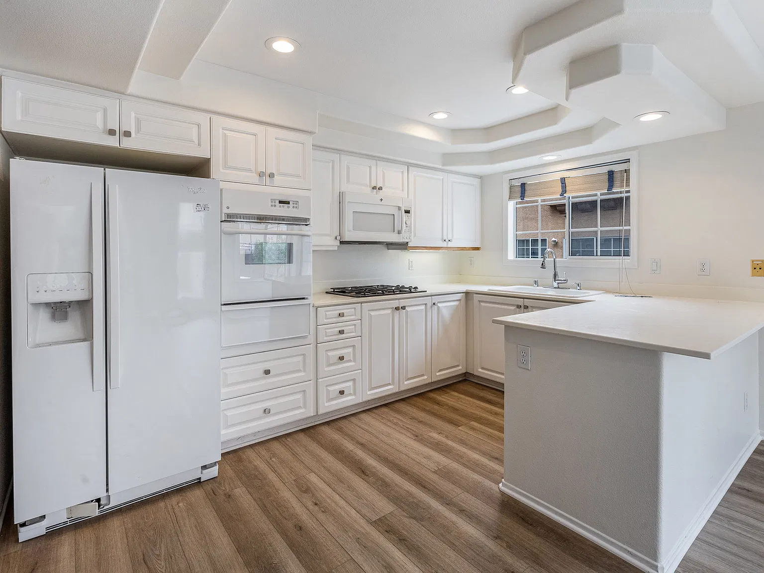 3 bed, 1584 sqft, $4,895 — Photo 4