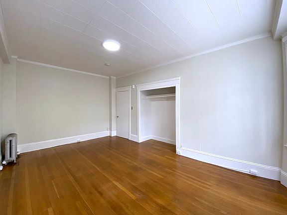 2nd image of 887 Bush St APT 210