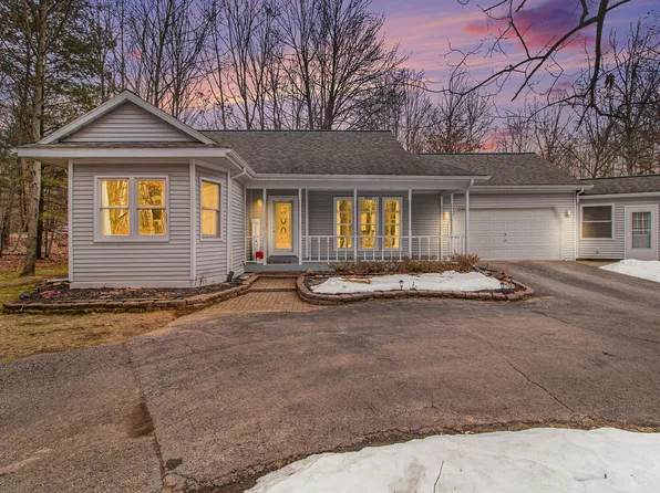 9030 Timberlane Dr, Stanwood, MI 49346