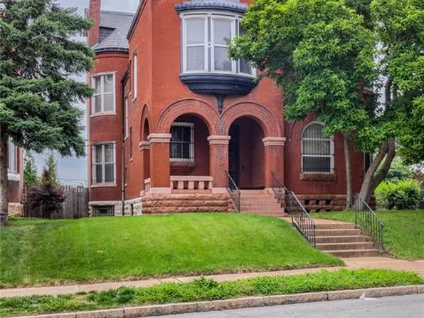 3835 Westminster Pl, Saint Louis, MO 63108