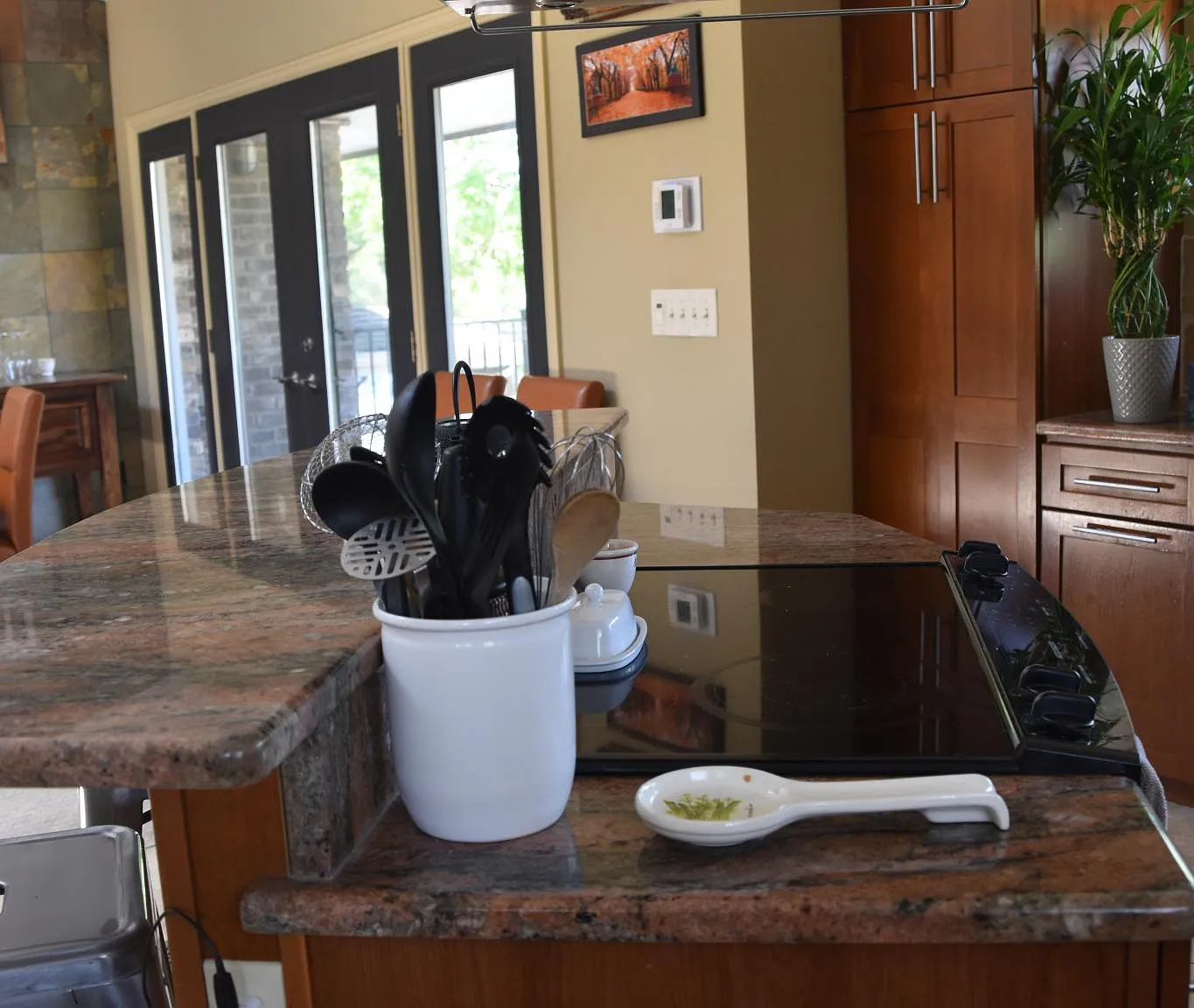 2 bed, 1900 sqft, $3,800 — Photo 4