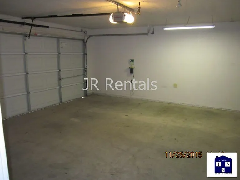 1506 Creek St — Photo 24