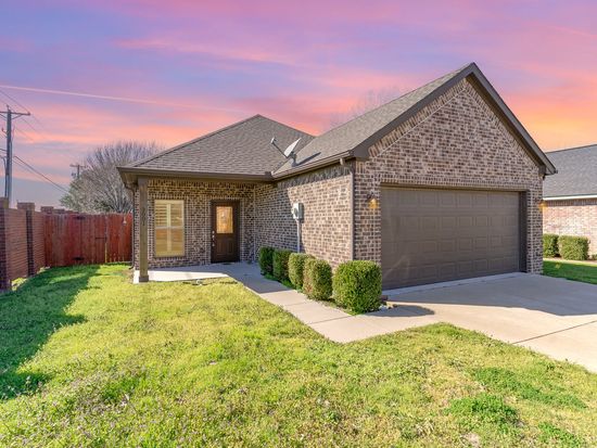 3001 Huntington Ct, Waxahachie, TX 75165