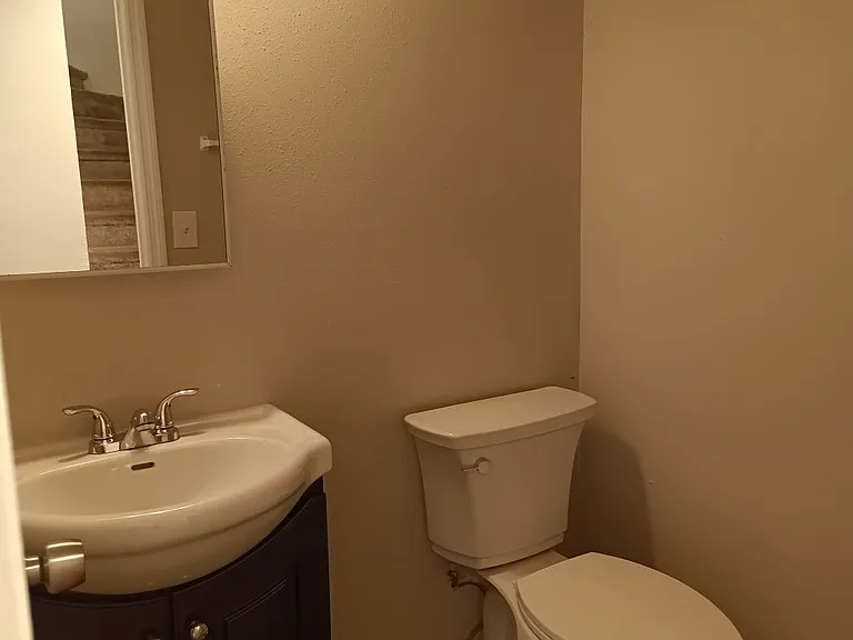DWNSTRS HALF BATH
