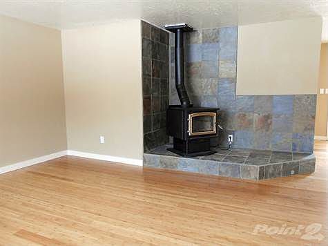 living room towards stove