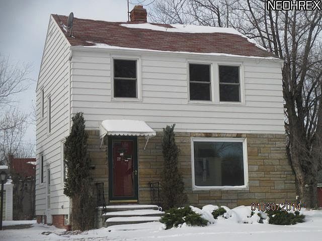 1st image of 330 E 218th St