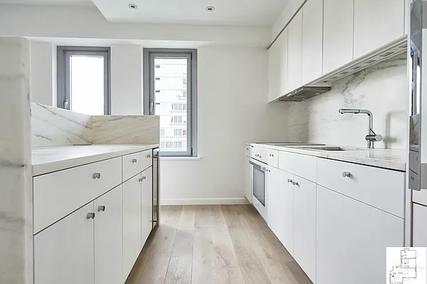 Rented by Hecht Group | media 33
