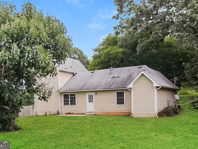 55 Jennifer Ln — Photo 15