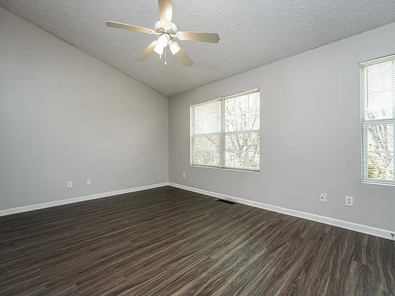 2286 Strathmoor Manor Dr — Photo 10