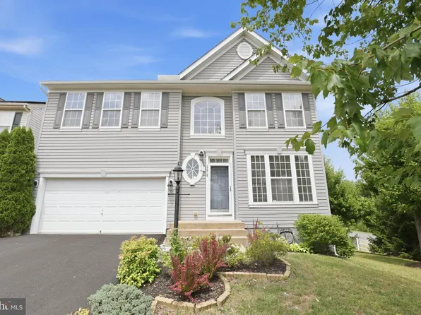 17515 Mina Ln, Dumfries, VA 22025