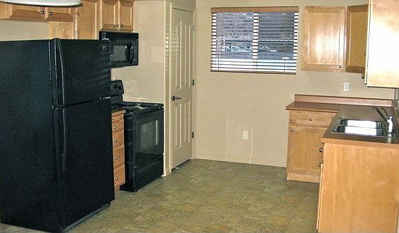 4th image of 464 Park Oak Pl